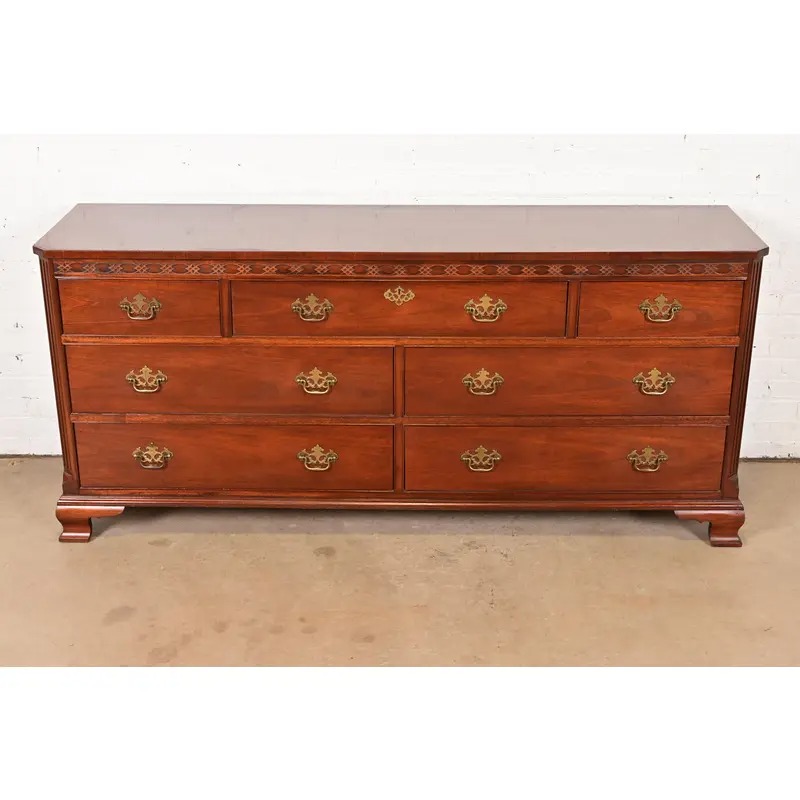 Baker Furniture Chippendale Carved Mahogany Seven-Drawer Dresser or Chest of Drawers - Image 2
