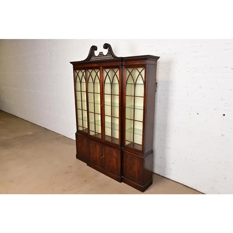 Baker Furniture Georgian Carved Flame Mahogany Lighted Breakfront Bookcase Cabinet, Circa 1960s - Image 2