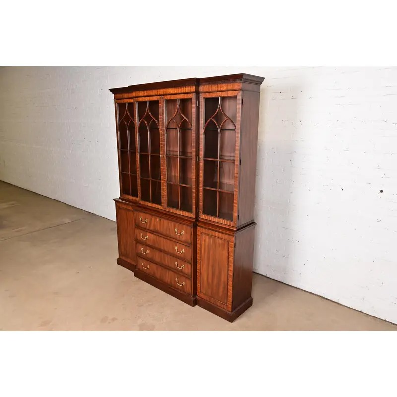 Henkel Harris Georgian Carved Mahogany Lighted Breakfront Bookcase Cabinet - Image 2