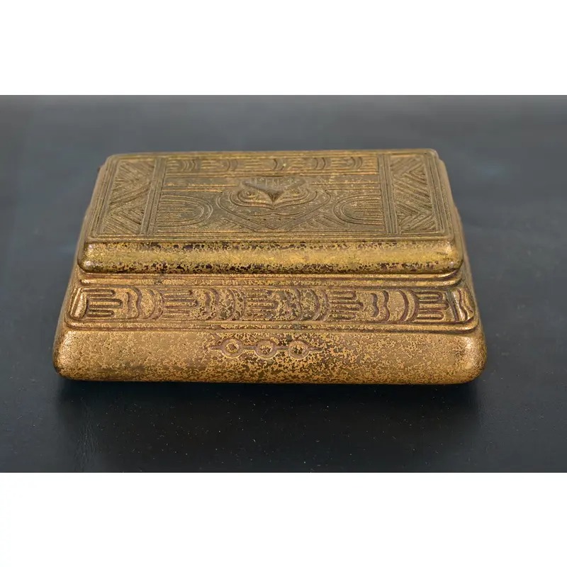Tiffany Studios New York American Indian Pattern Bronze Doré Stamp Box - Image 2