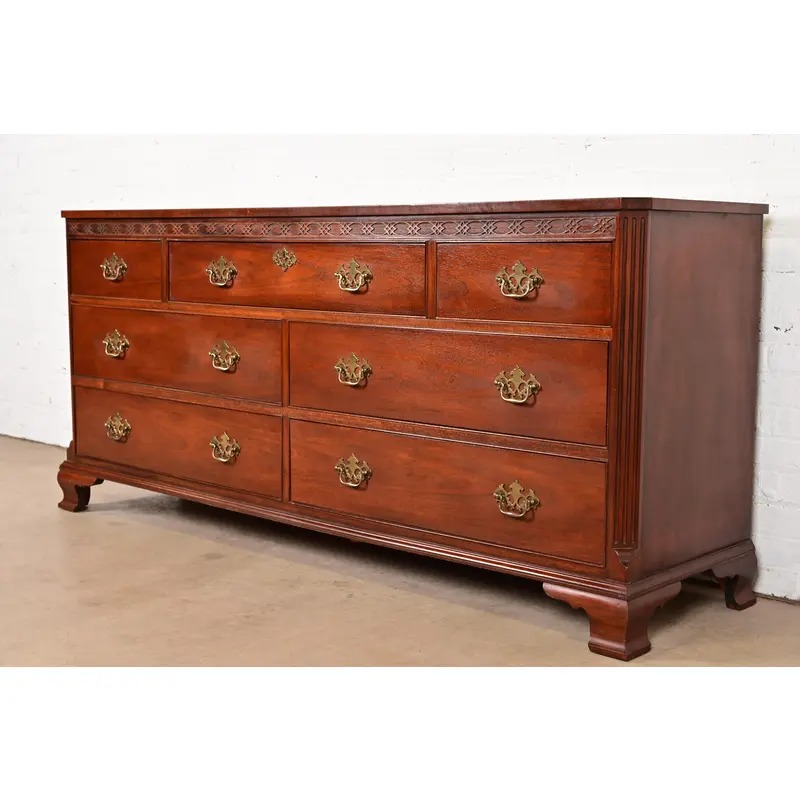 Baker Furniture Chippendale Carved Mahogany Seven-Drawer Dresser or Chest of Drawers - Image 3