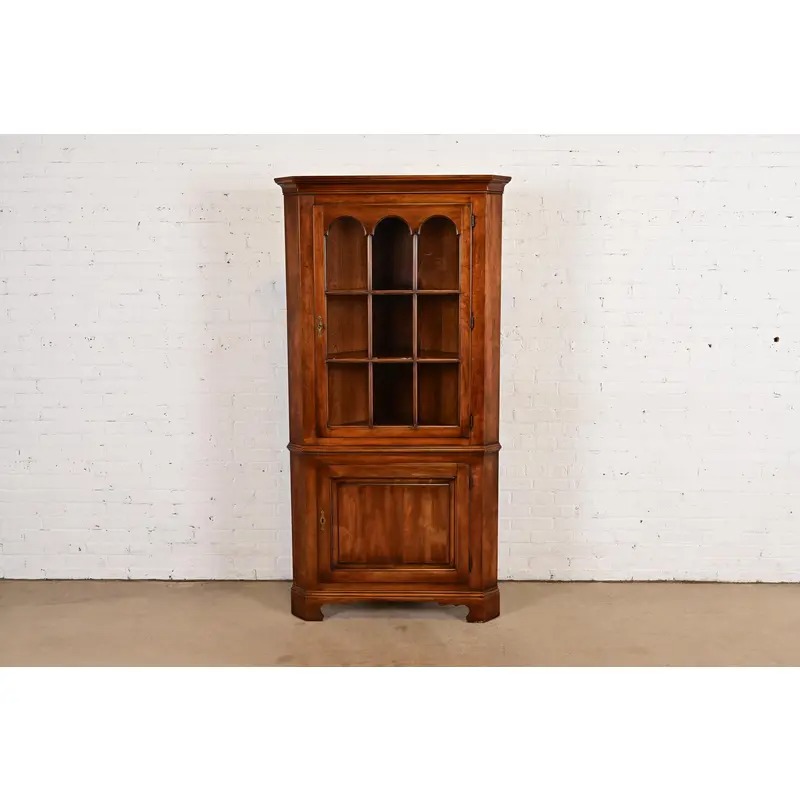 Henkel Harris Style Cherry Wood Corner Cabinet, Circa 1970s - Image 3