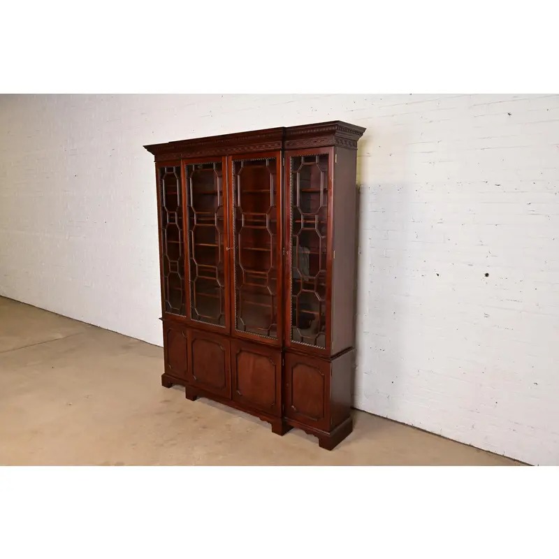 Kindel Furniture Georgian Carved Mahogany Lighted Breakfront Bookcase Cabinet - Image 3