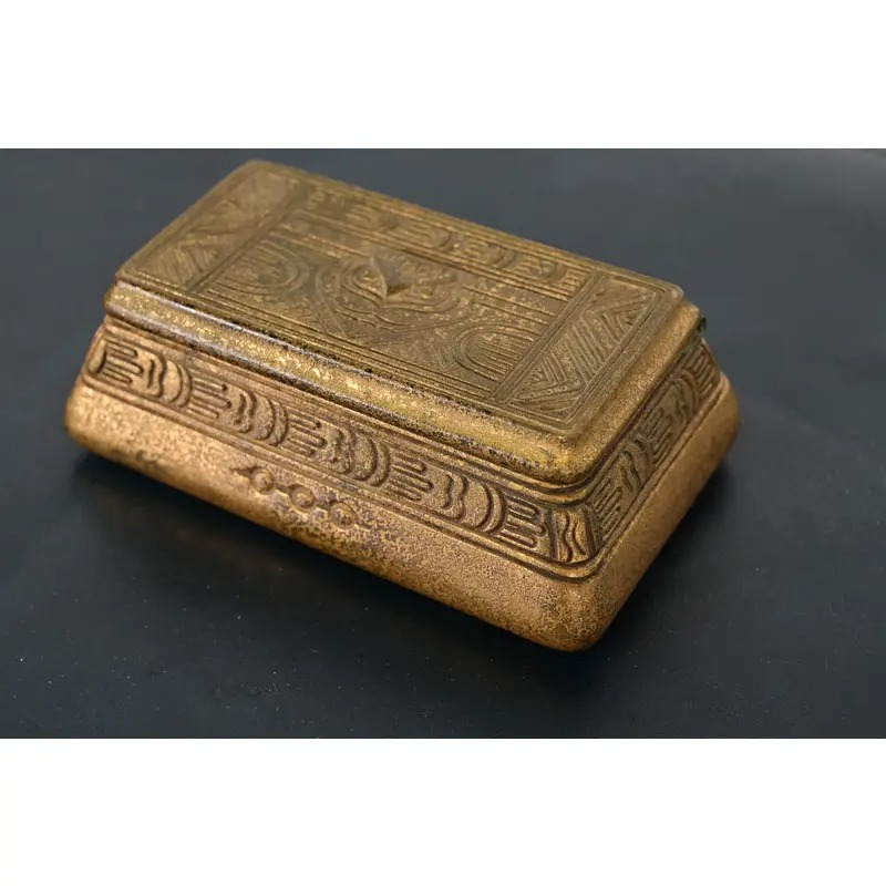 Tiffany Studios New York American Indian Pattern Bronze Doré Stamp Box - Image 3