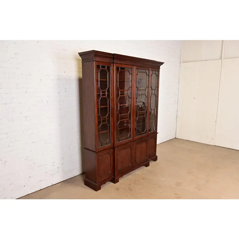 Kindel Furniture Georgian Carved Mahogany Lighted Breakfront Bookcase Cabinet - Image 4