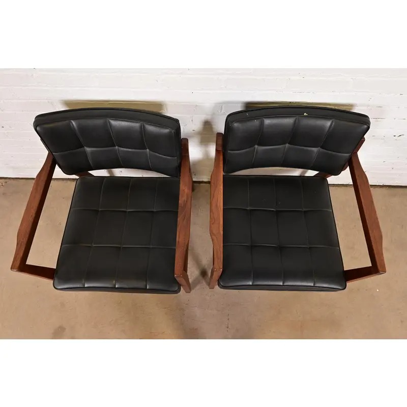 Jens Risom Style Mid-Century Modern Sculpted Walnut Lounge Chairs, Pair - Image 5