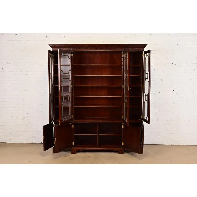 Kindel Furniture Georgian Carved Mahogany Lighted Breakfront Bookcase Cabinet - Image 5