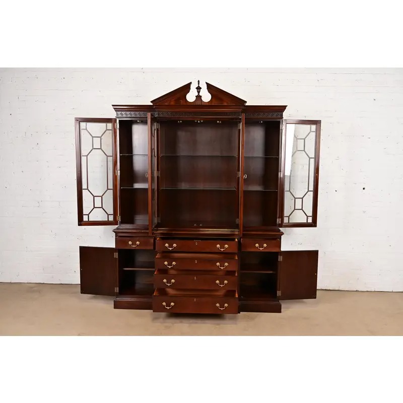 Stickley Chippendale Carved Flame Mahogany Lighted Breakfront Bookcase Cabinet - Image 5