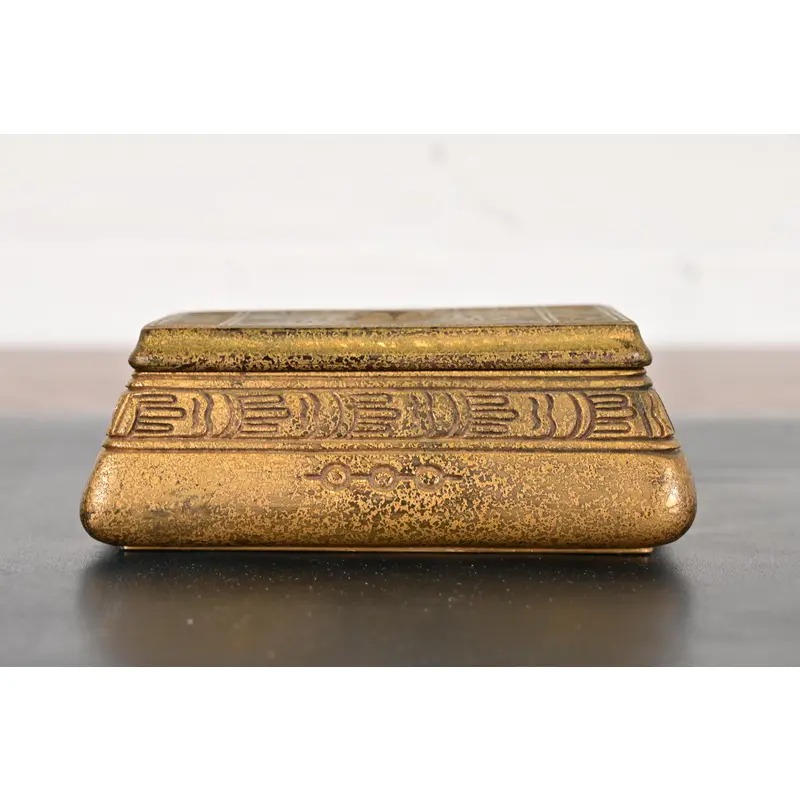 Tiffany Studios New York American Indian Pattern Bronze Doré Stamp Box - Image 6