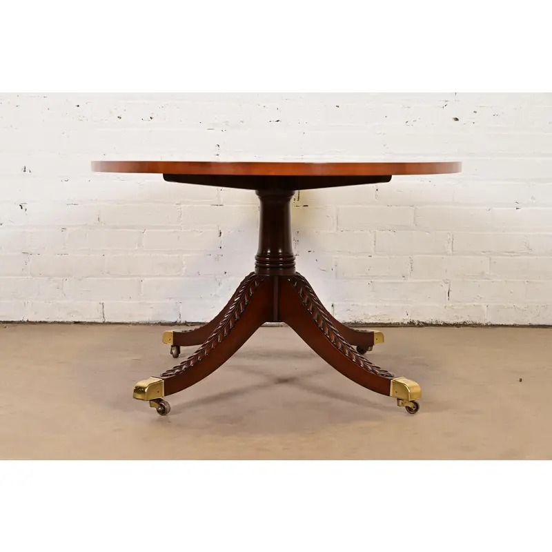 Baker Furniture Style Georgian Banded Mahogany Pedestal Coffee Table - Image 8