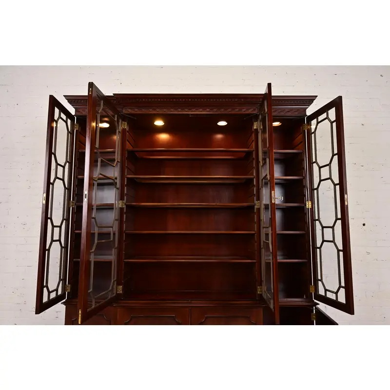 Kindel Furniture Georgian Carved Mahogany Lighted Breakfront Bookcase Cabinet - Image 8