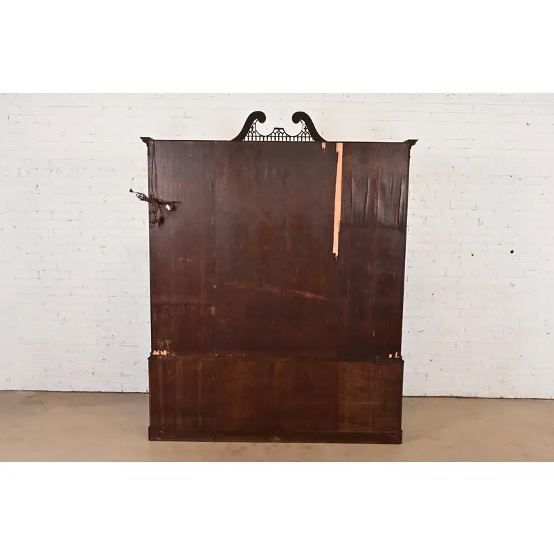 Baker Furniture Georgian Carved Flame Mahogany Lighted Breakfront Bookcase Cabinet, Circa 1960s - Image 9