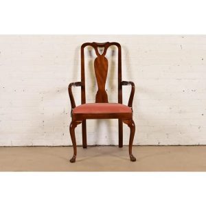 Henredon Queen Anne Solid Mahogany Armchair or Dining Captain Chair