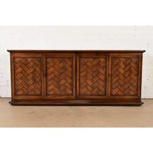 Henredon Mid-Century Modern Carved Walnut Parquet Front Sideboard Credenza or Bar Cabinet, 1970s
