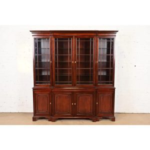 Kindel Furniture Georgian Carved Mahogany Lighted Breakfront Bookcase Cabinet