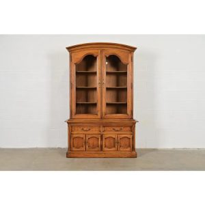 Thomasville French Regency Louis XVI Carved Walnut Breakfront Bookcase Cabinet, Circa 1960s