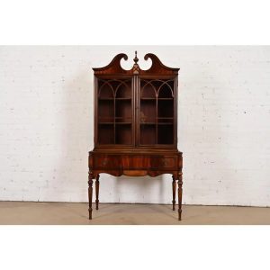Berkey & Gay Antique Georgian Flame Mahogany Bookcase or Bar Cabinet, Circa 1920s