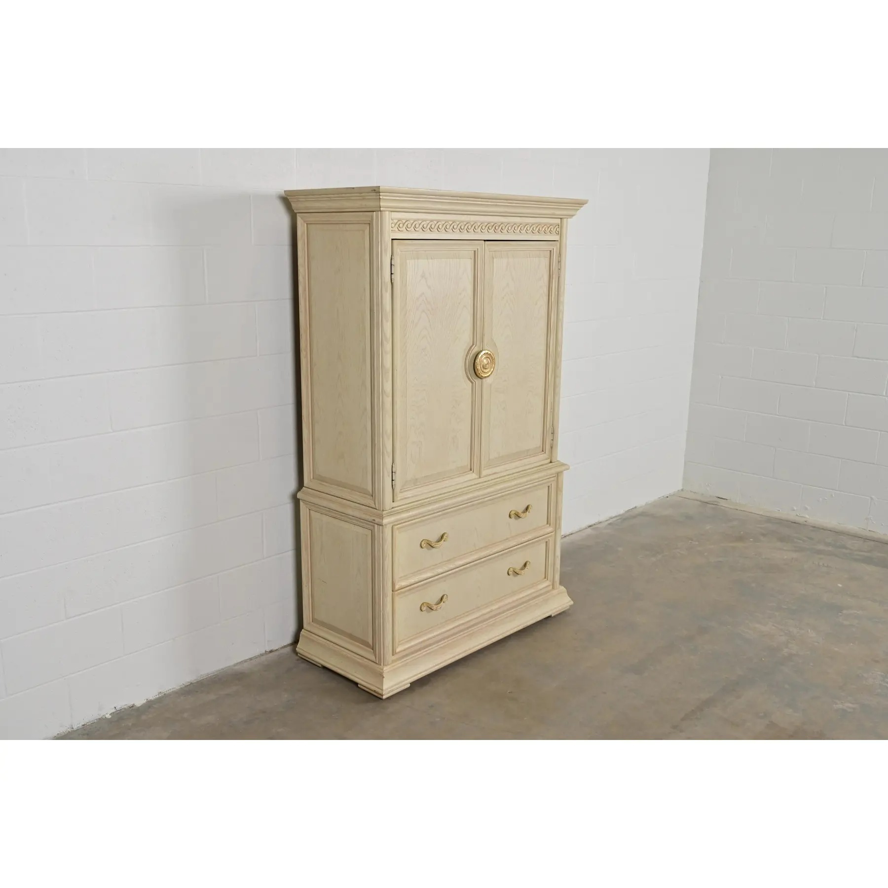 Thomasville Mediterranean Oak Armoire Dresser or Gentleman's Chest, Circa 1970s - Image 4