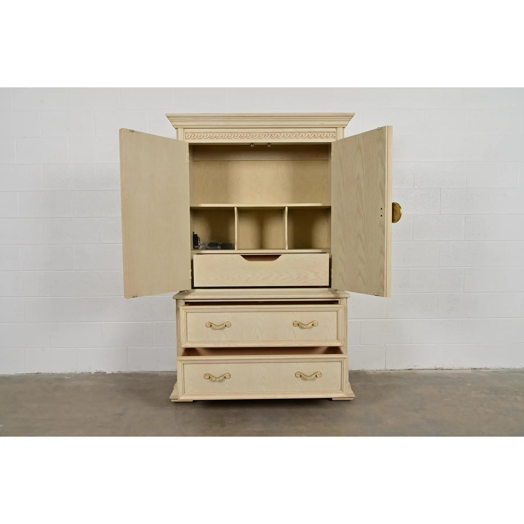 Thomasville Mediterranean Oak Armoire Dresser or Gentleman's Chest, Circa 1970s - Image 5