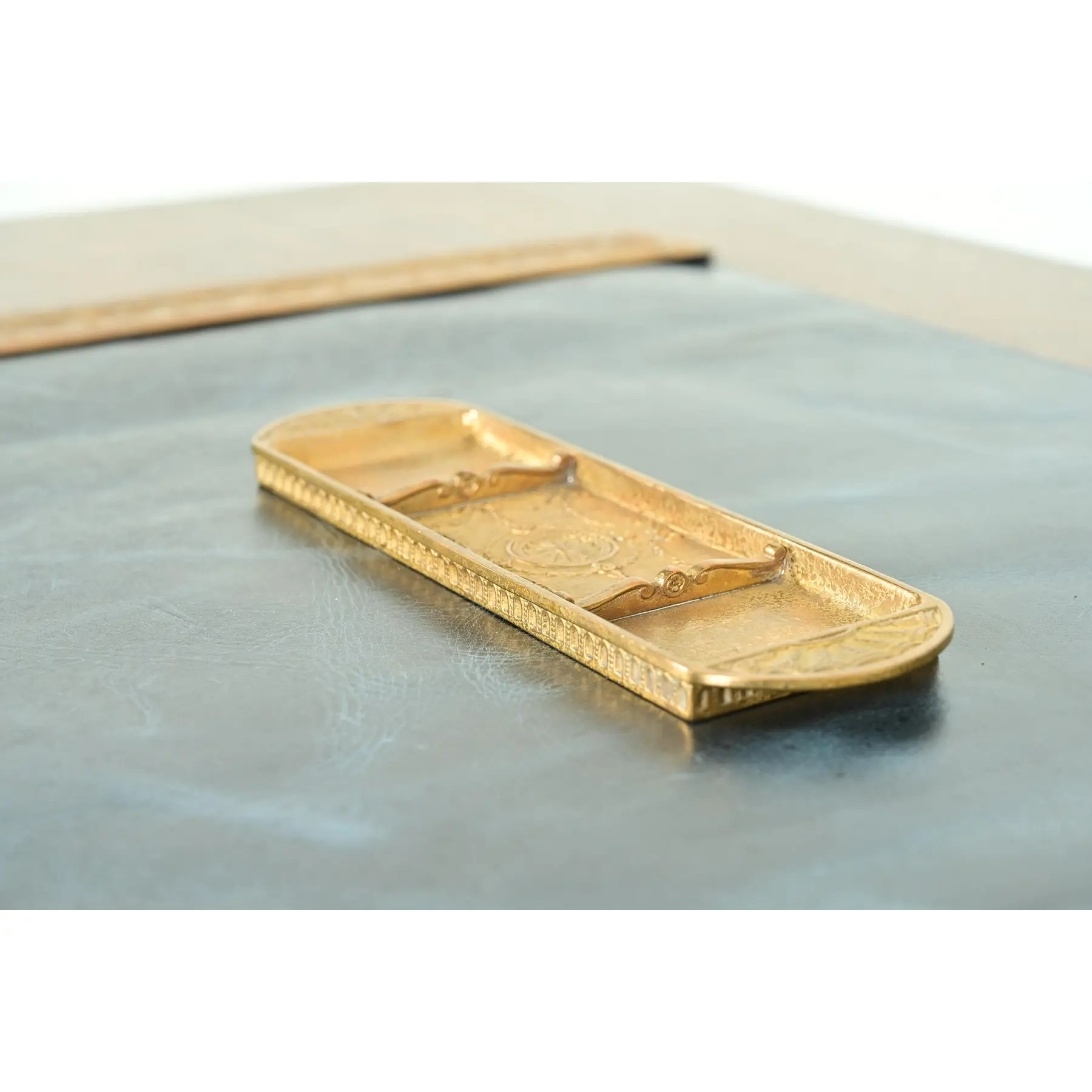 Tiffany Studios New York Adam Pattern Bronze Doré Pen Tray - Image 9