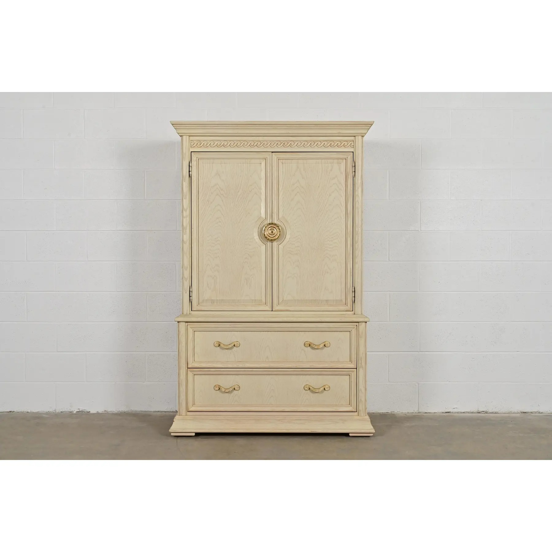 Thomasville Mediterranean Oak Armoire Dresser or Gentleman's Chest, Circa 1970s