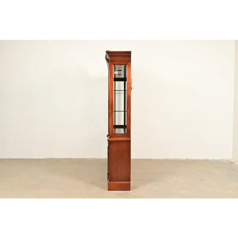 Ethan Allen Georgian Inlaid Mahogany Lighted Breakfront Bookcase Cabinet - Image 12