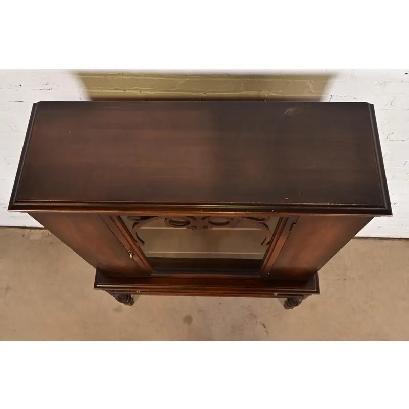 Antique French Renaissance Revival Carved Oak Breakfront Bookcase or Bar Cabinet, Circa 1880s - Image 12