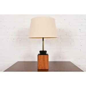 Milo Baughman Style Mid-Century Modern Teak and Brass Table Lamp, Circa 1960s
