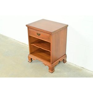 Davis Cabinet Co. American Colonial Chippendale Carved Solid Cherry Wood Nightstand, Circa 1960s