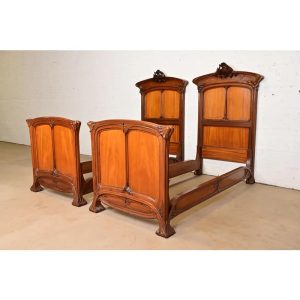 Louis Majorelle Antique French Art Nouveau Carved Walnut Twin Size Beds, Circa 1900