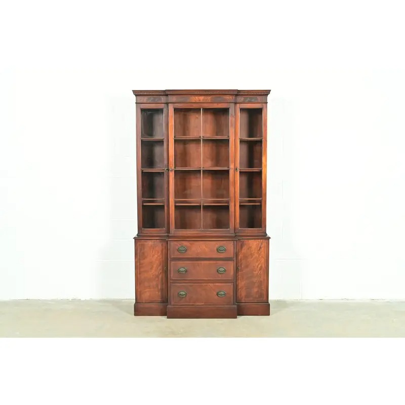 Kittinger Furniture Georgian Flame Mahogany Breakfront Bookcase Cabinet, Circa 1960s