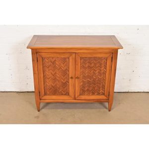 Tomlinson Sophisticate Mid-Century Modern Walnut Buffet Server or Bar Cabinet, 1950s