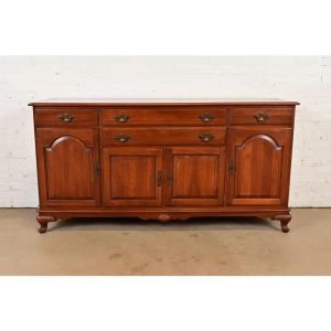 Ethan Allen American Colonial Solid Cherry Wood Sideboard Credenza, Circa 1970s