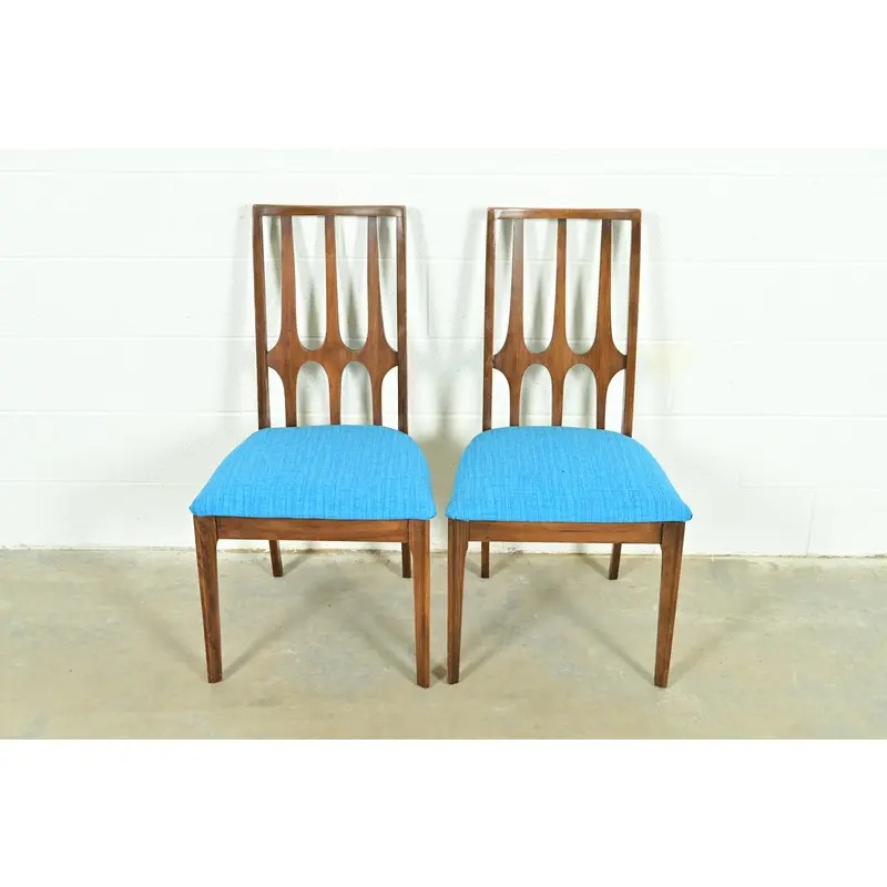 Broyhill Brasilia Mid-Century Modern Sculpted Walnut Side Chairs or Dining Chairs, Pair - Image 3