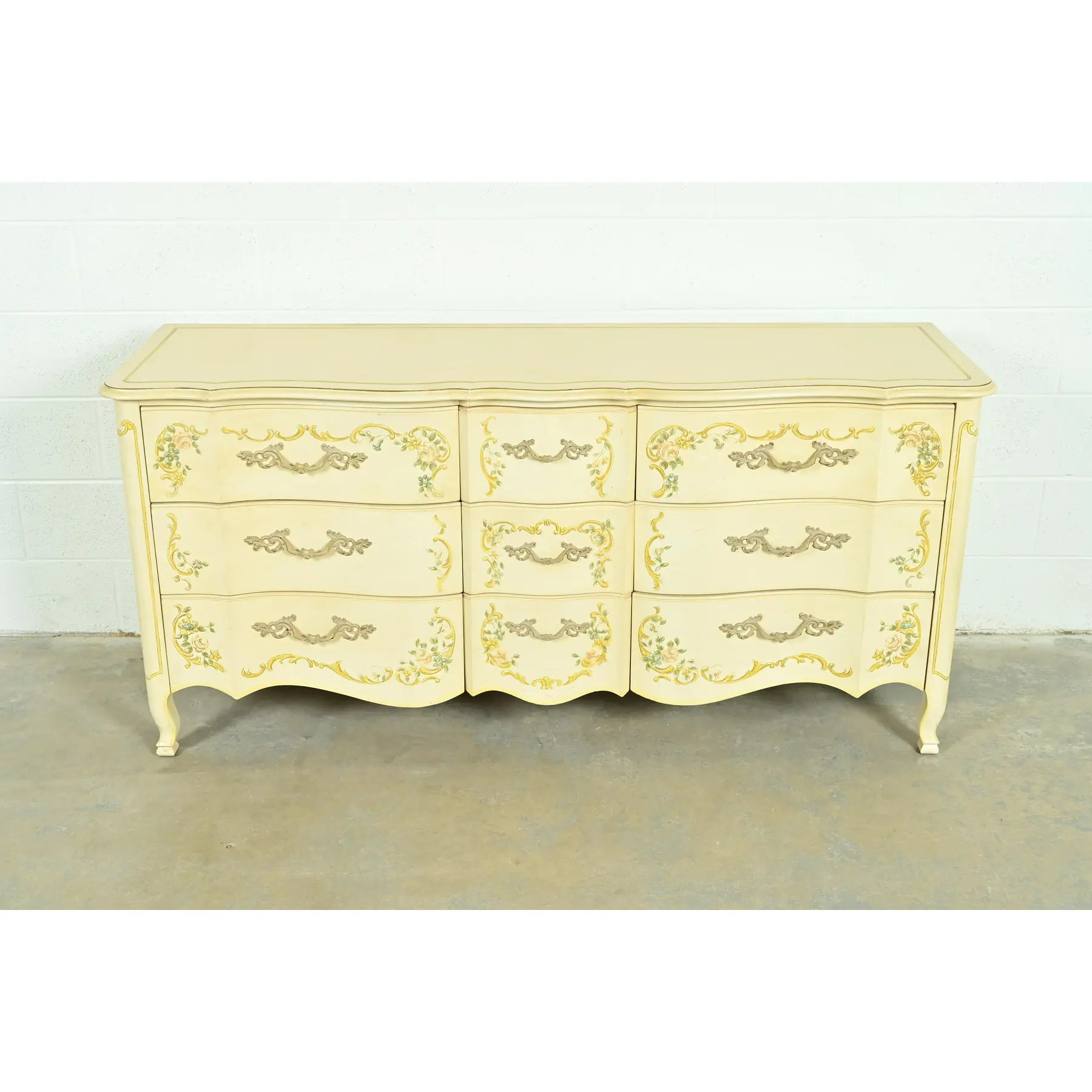Drexel Heritage French Provincial Louis XV Cream Lacquered Paint-Decorated Triple Dresser or Credenza, 1970s - Image 2