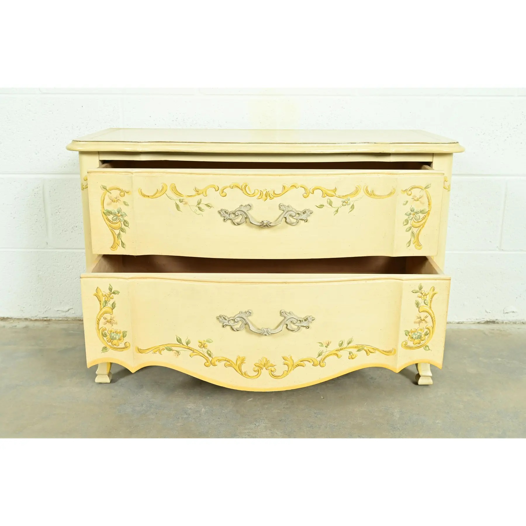 Drexel Heritage French Provincial Louis XV Cream Lacquered Paint-Decorated Commode or Bedside Chest, 1970s - Image 5