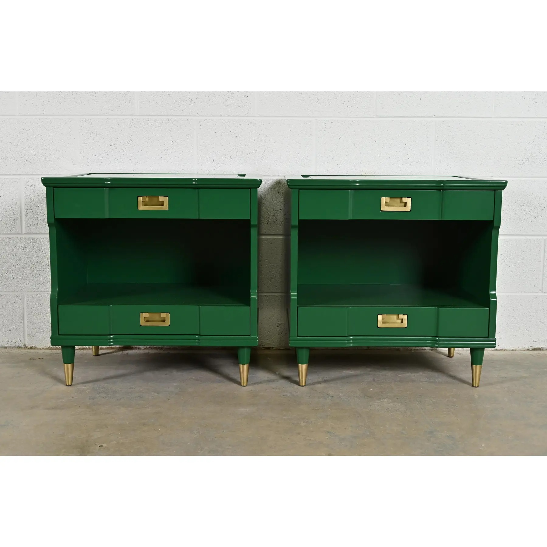 John Widdicomb Mid-Century Modern Hollywood Regency Green Lacquered Nightstands, Newly Refinished - Image 3