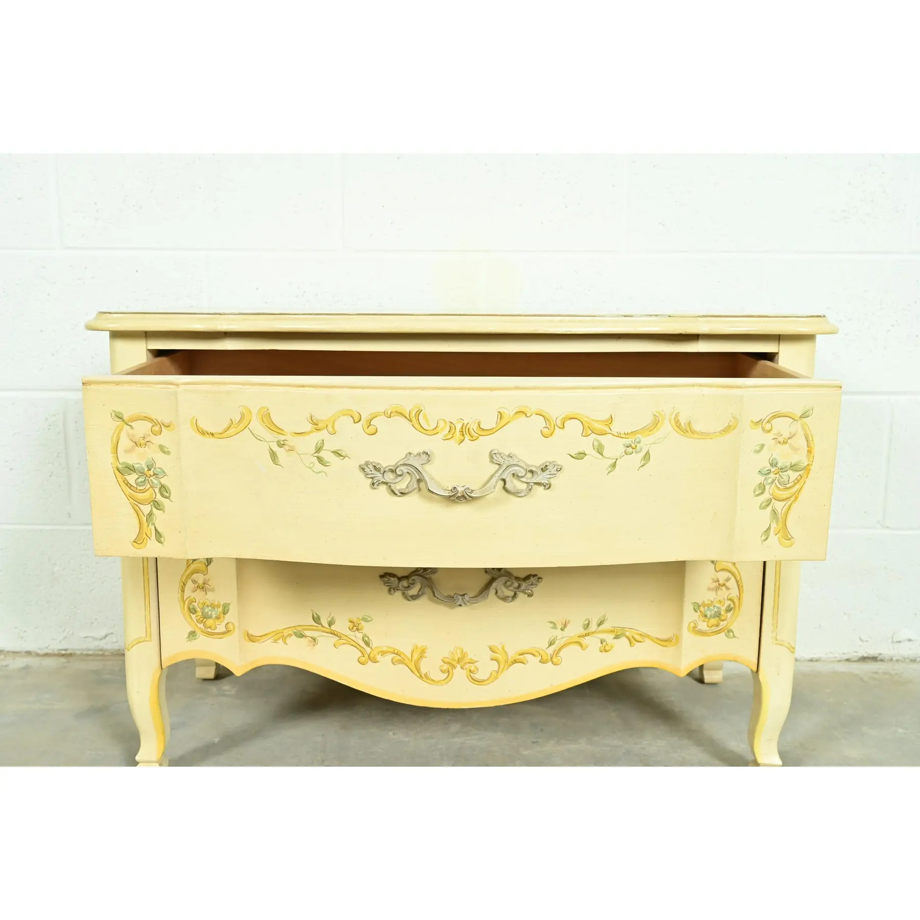Drexel Heritage French Provincial Louis XV Cream Lacquered Paint-Decorated Commode or Bedside Chest, 1970s - Image 7