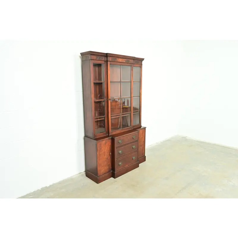 Kittinger Furniture Georgian Flame Mahogany Breakfront Bookcase Cabinet, Circa 1960s - Image 4