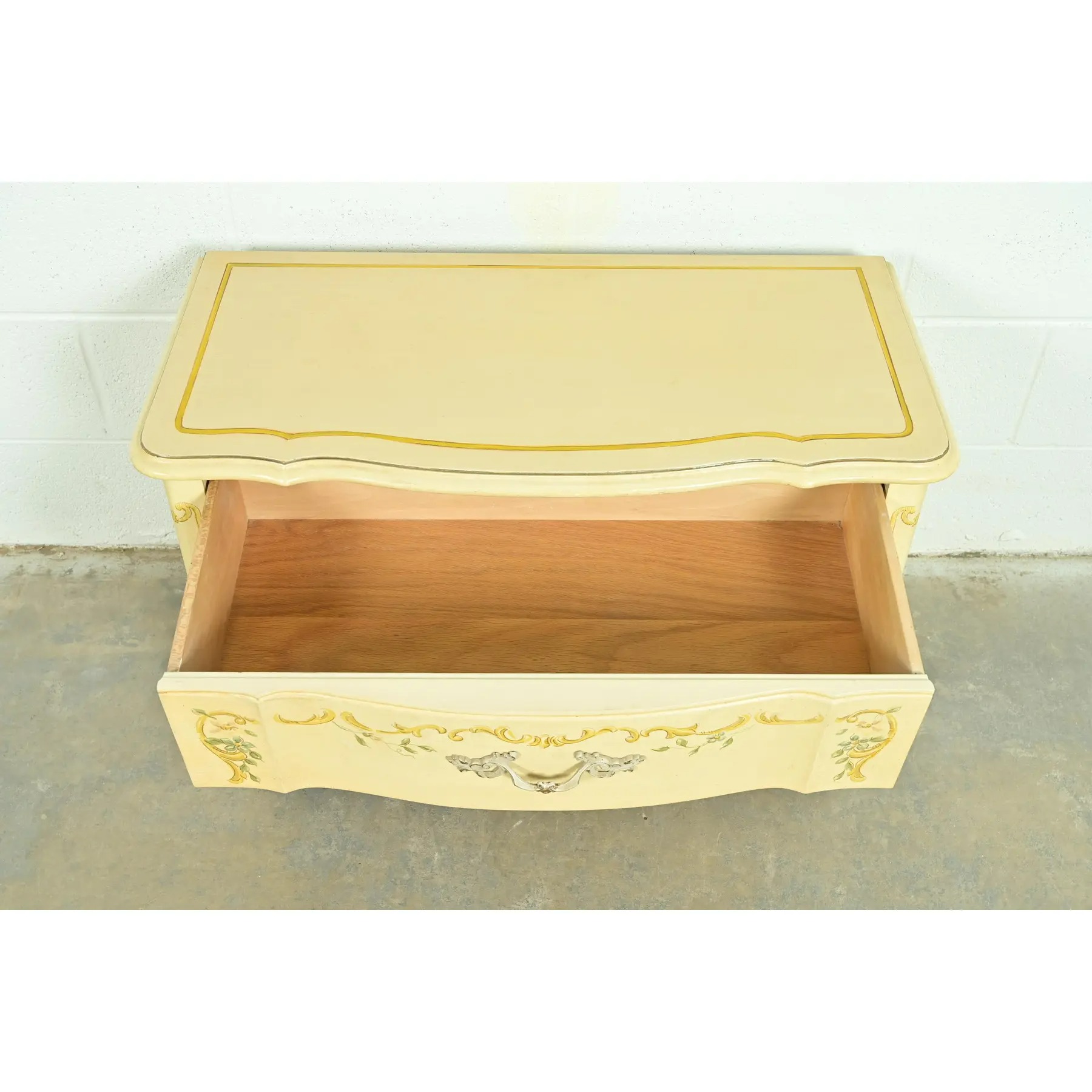 Drexel Heritage French Provincial Louis XV Cream Lacquered Paint-Decorated Commode or Bedside Chest, 1970s - Image 8