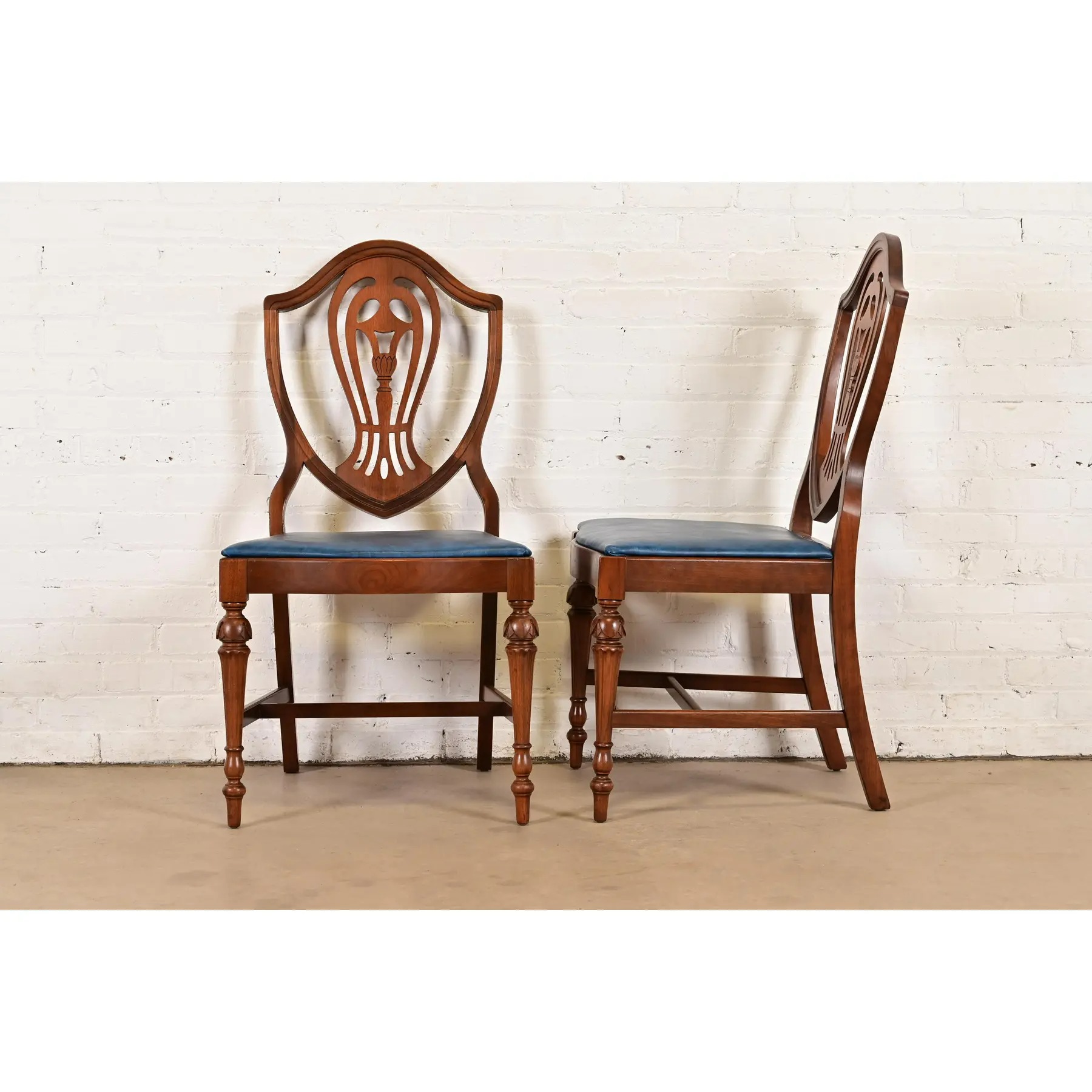 Baker Furniture Style Federal Carved Mahogany Shield Back Dining Chairs, Set of Six - Image 6