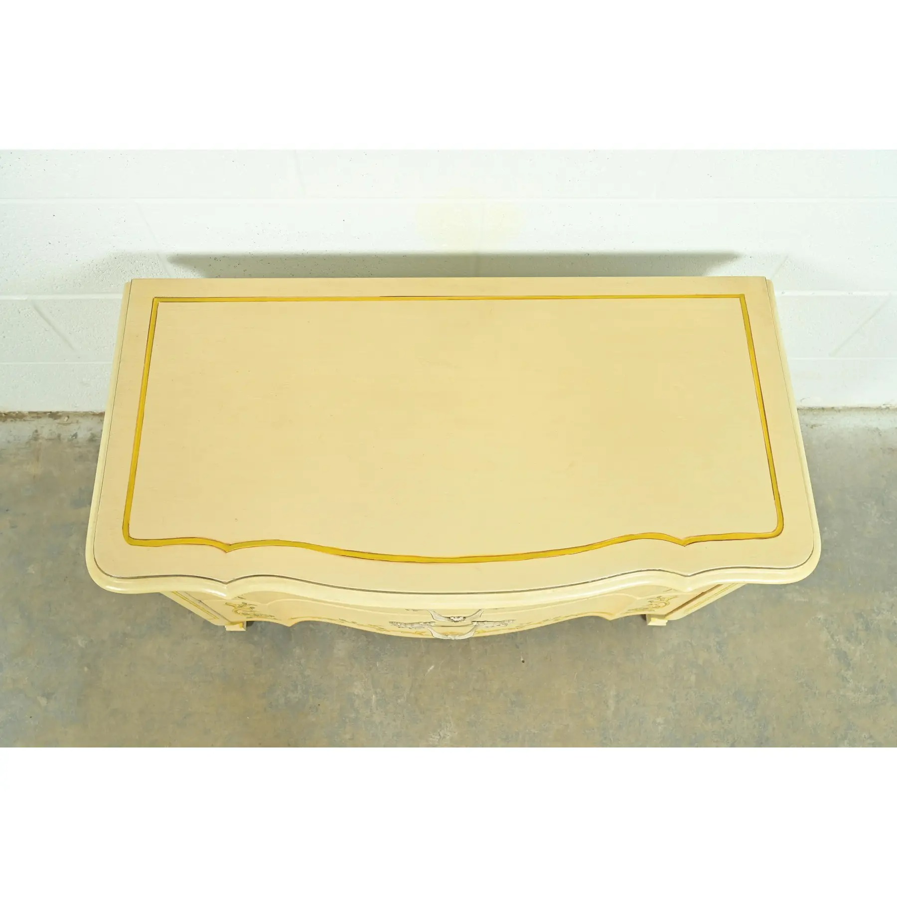 Drexel Heritage French Provincial Louis XV Cream Lacquered Paint-Decorated Commode or Bedside Chest, 1970s - Image 10