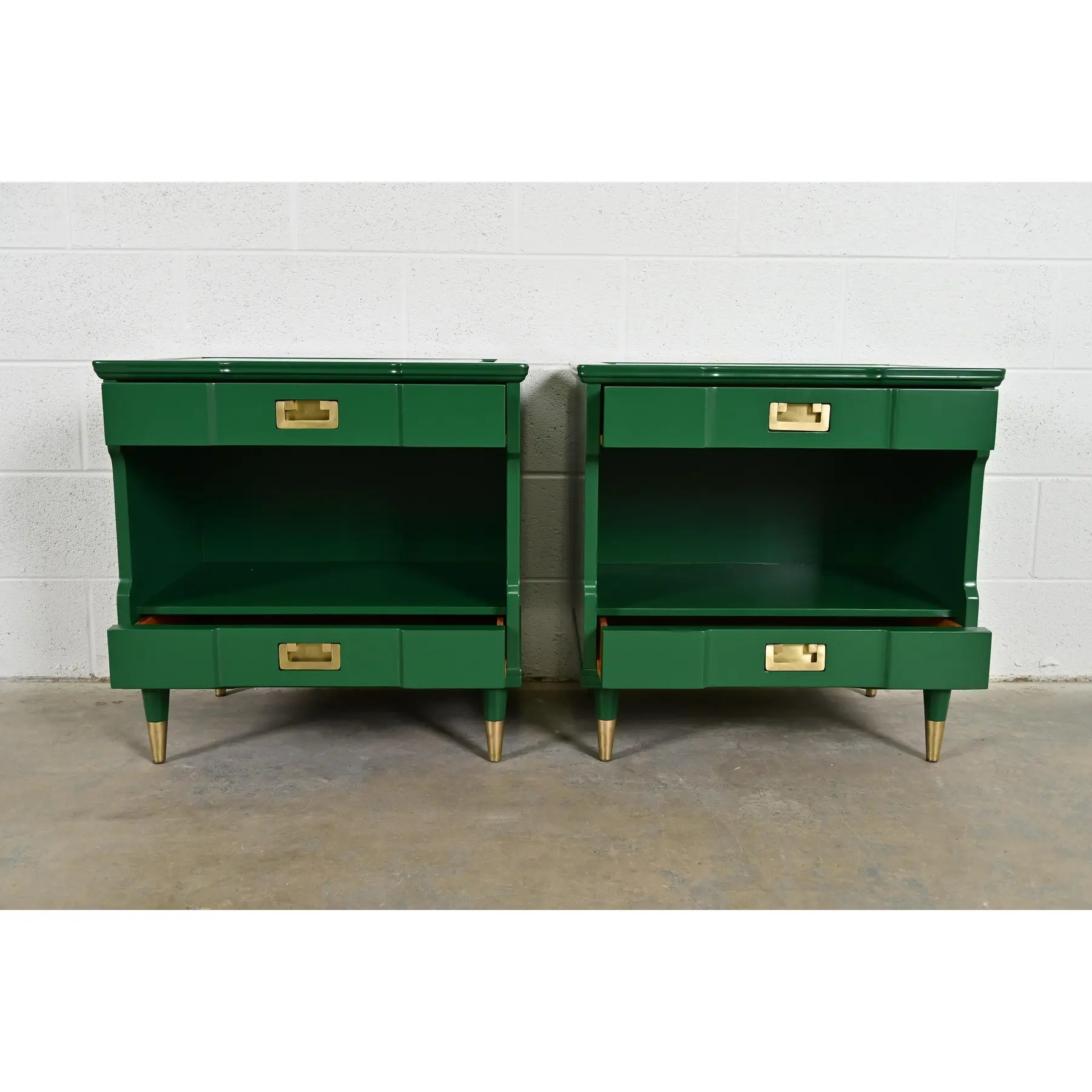 John Widdicomb Mid-Century Modern Hollywood Regency Green Lacquered Nightstands, Newly Refinished - Image 6