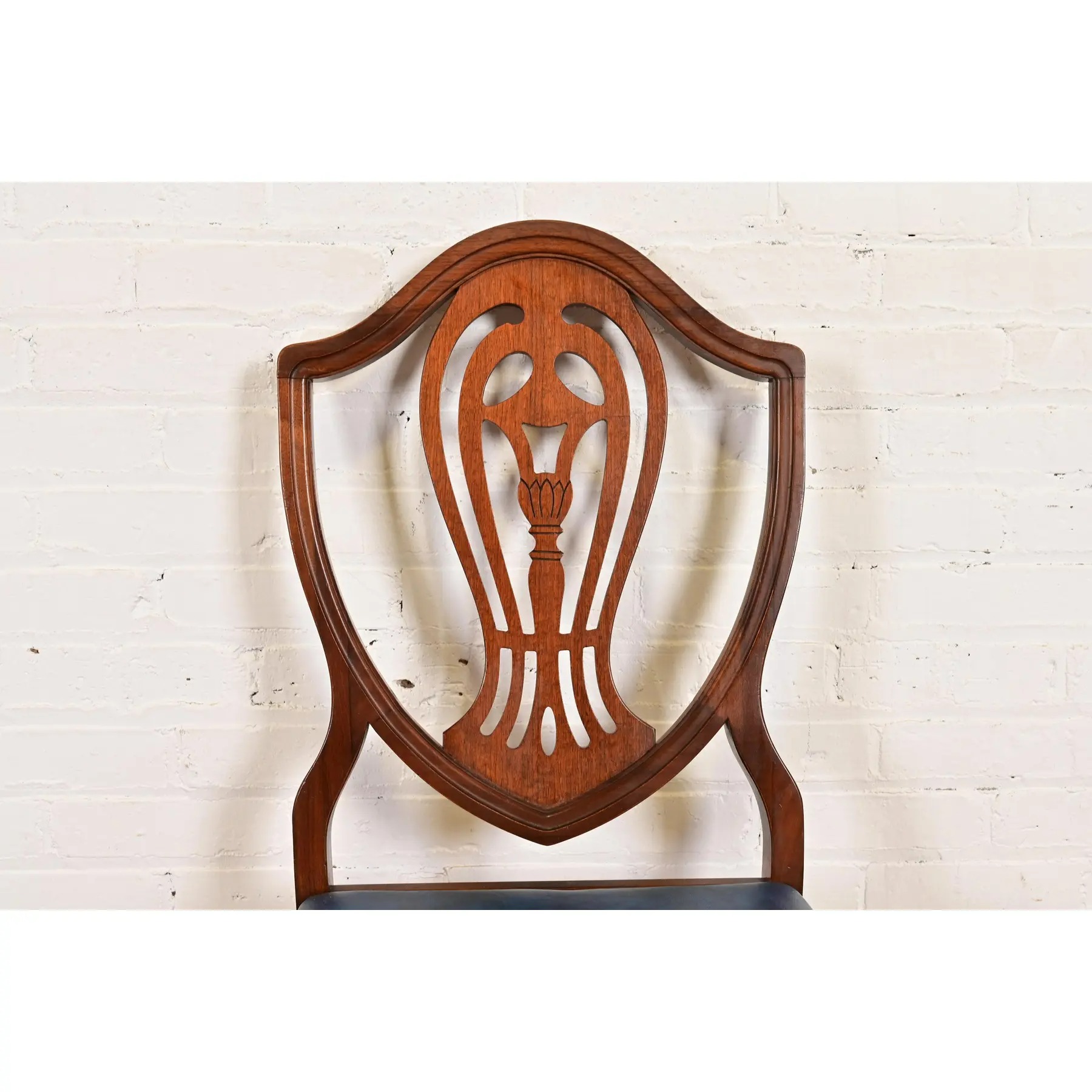 Baker Furniture Style Federal Carved Mahogany Shield Back Dining Chairs, Set of Six - Image 7
