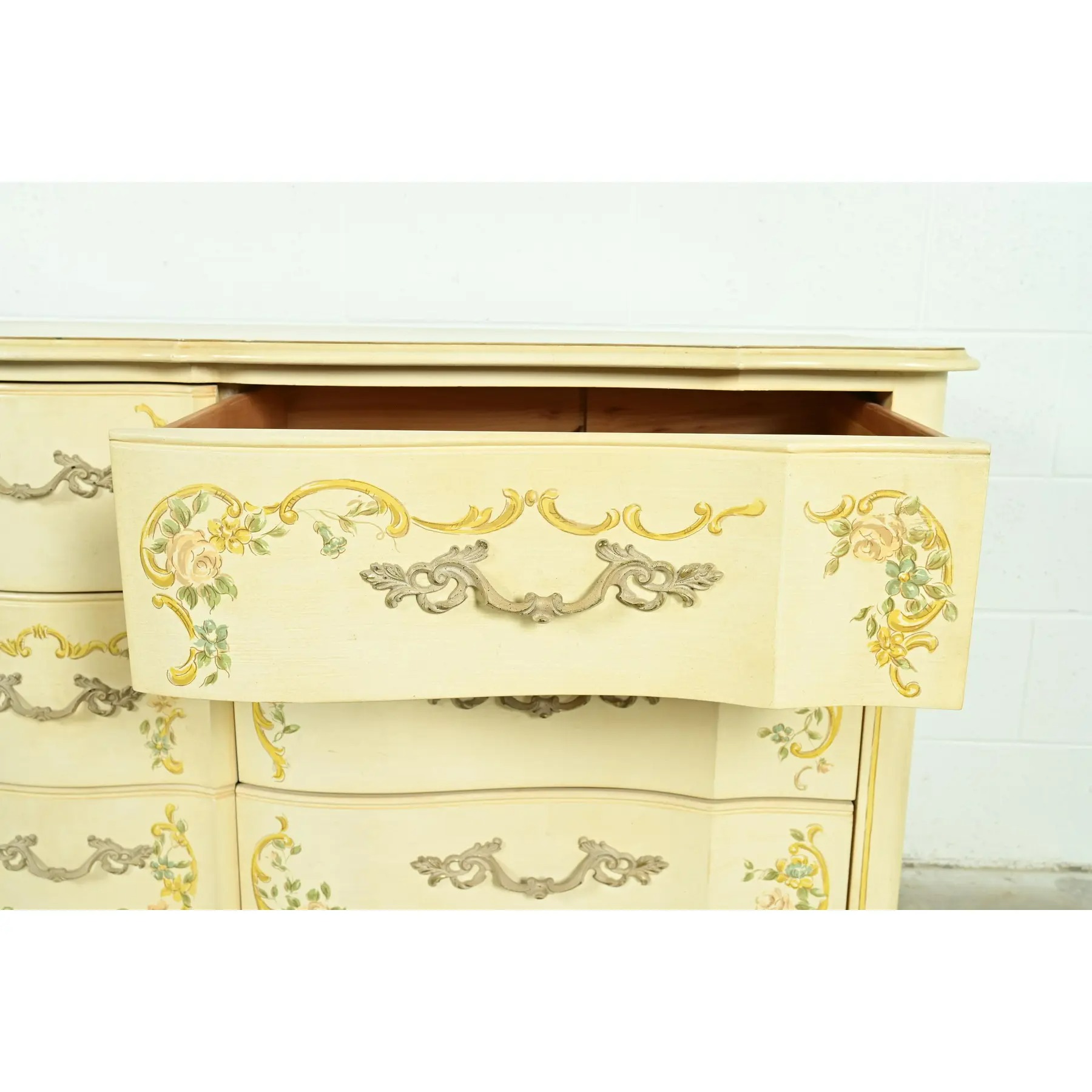 Drexel Heritage French Provincial Louis XV Cream Lacquered Paint-Decorated Triple Dresser or Credenza, 1970s - Image 7