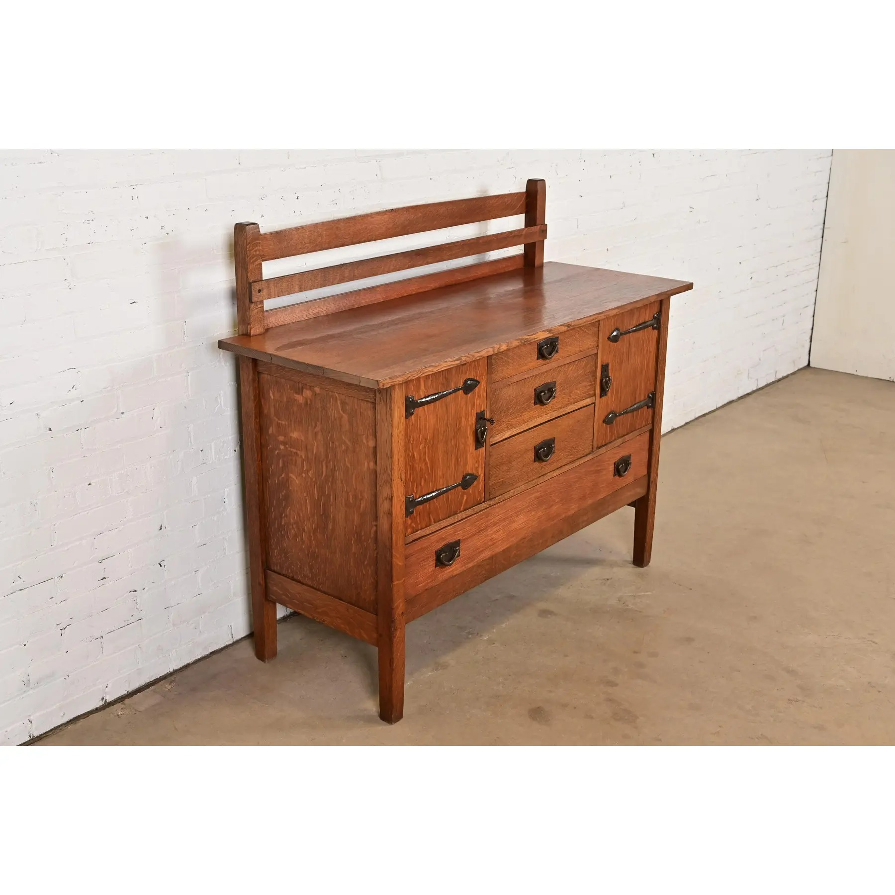 Gustav Stickley Antique Mission Oak Arts & Crafts Strap Hinge Sideboard, Circa 1910 - Image 4