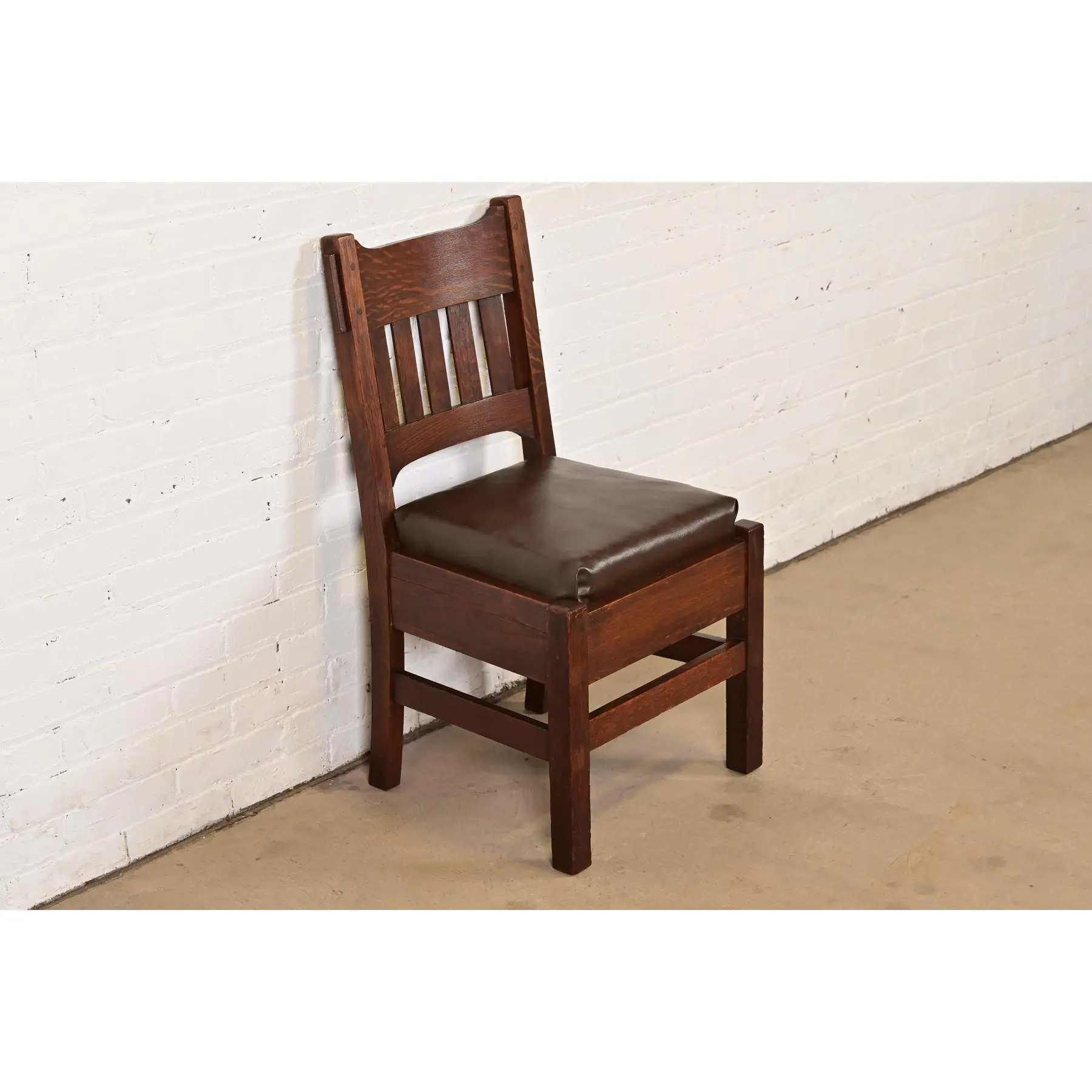 Stickley Brothers Style Antique Mission Oak Arts & Crafts Side Chair or Desk Chair, Circa 1910