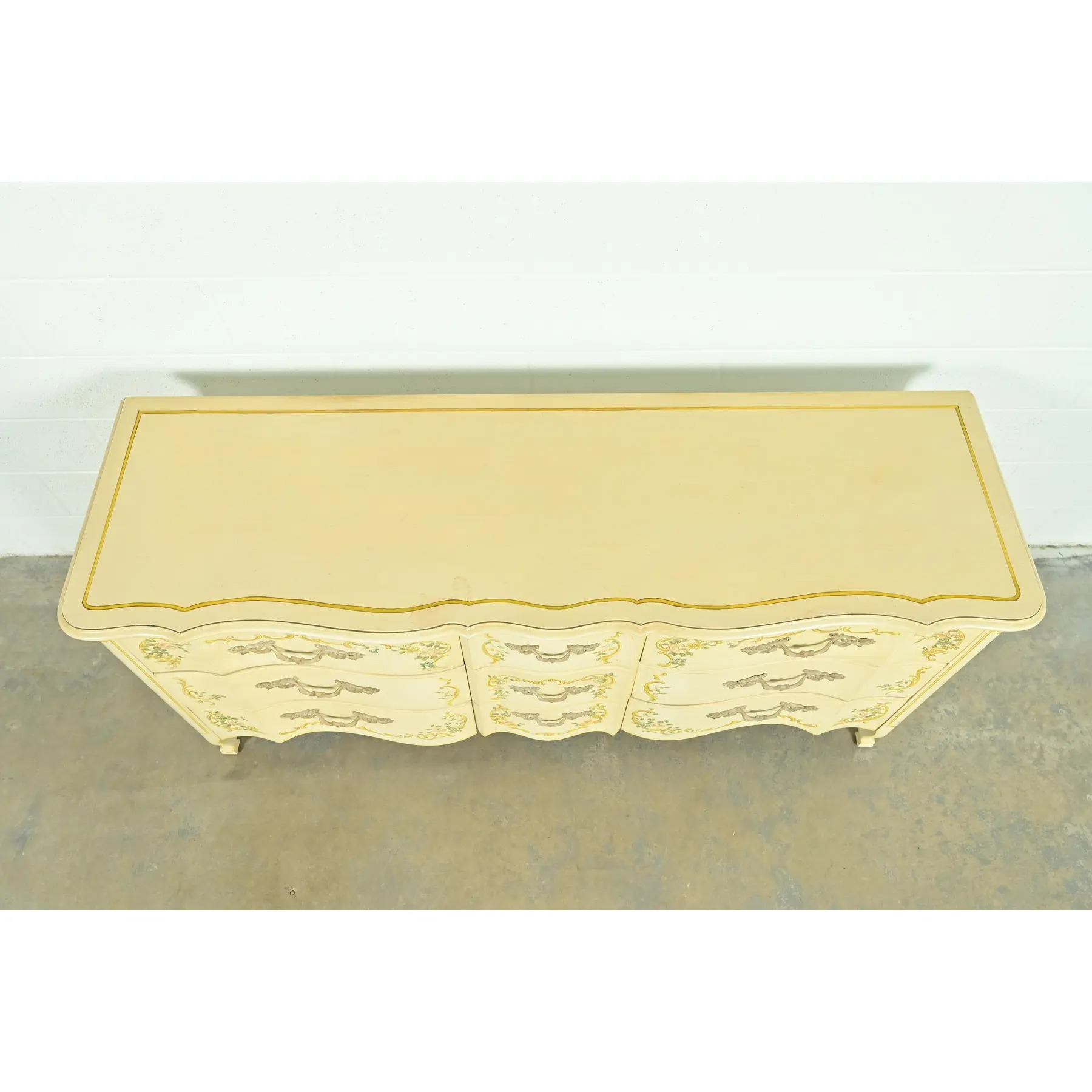 Drexel Heritage French Provincial Louis XV Cream Lacquered Paint-Decorated Triple Dresser or Credenza, 1970s - Image 10