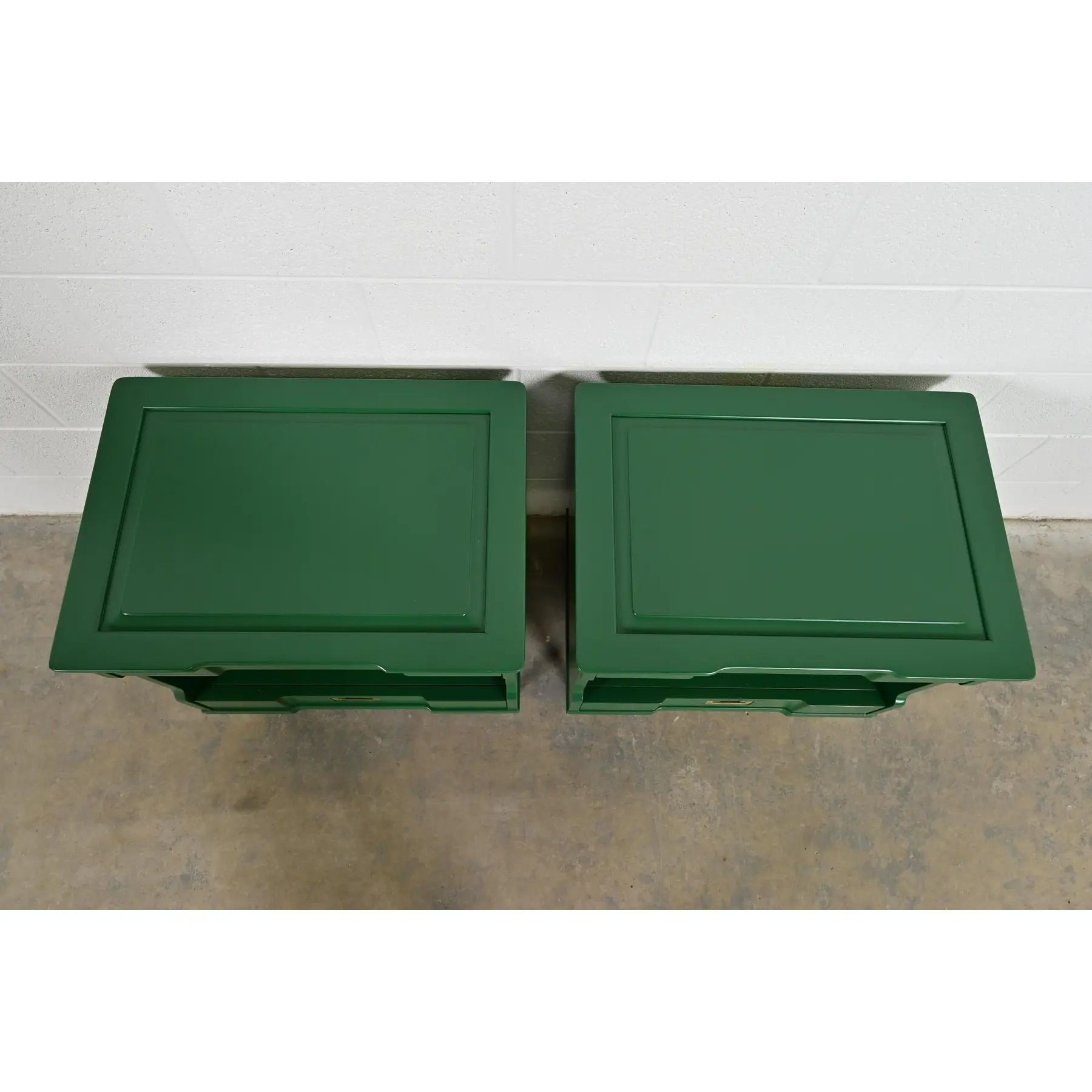 John Widdicomb Mid-Century Modern Hollywood Regency Green Lacquered Nightstands, Newly Refinished - Image 11