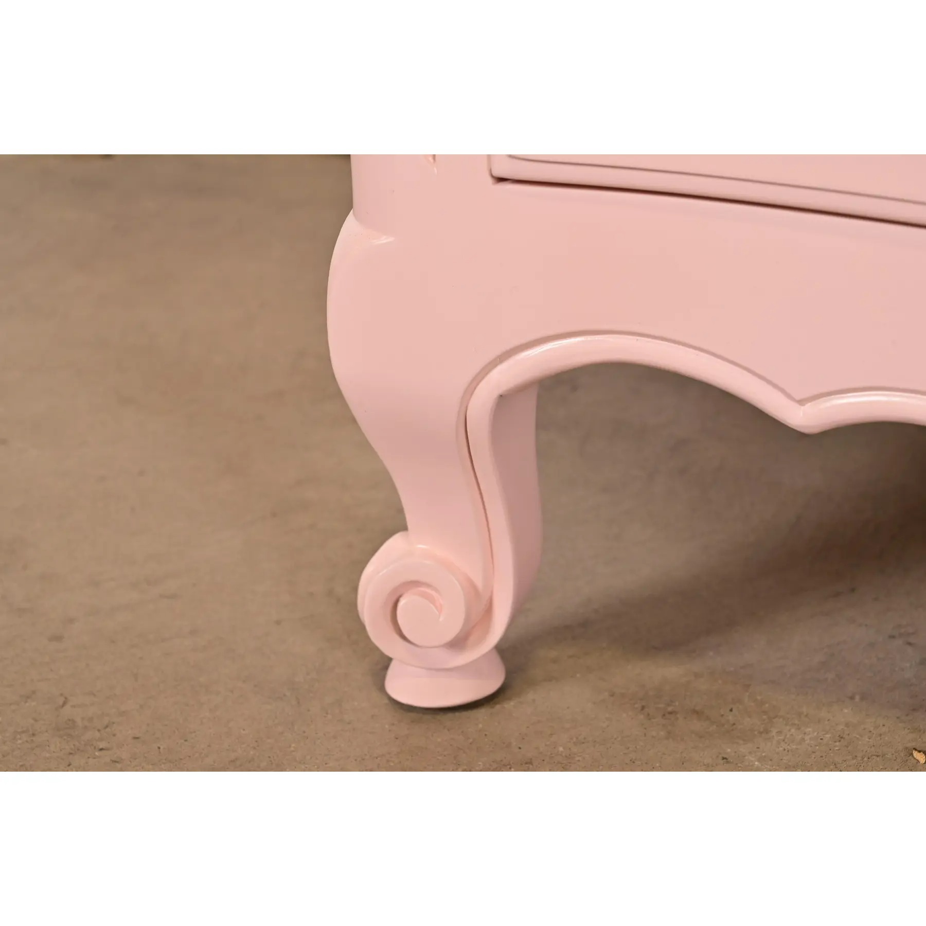 John Widdicomb French Provincial Louis XV Pink Lacquered Commodes or Chests of Drawers, Newly Refinished - Image 10